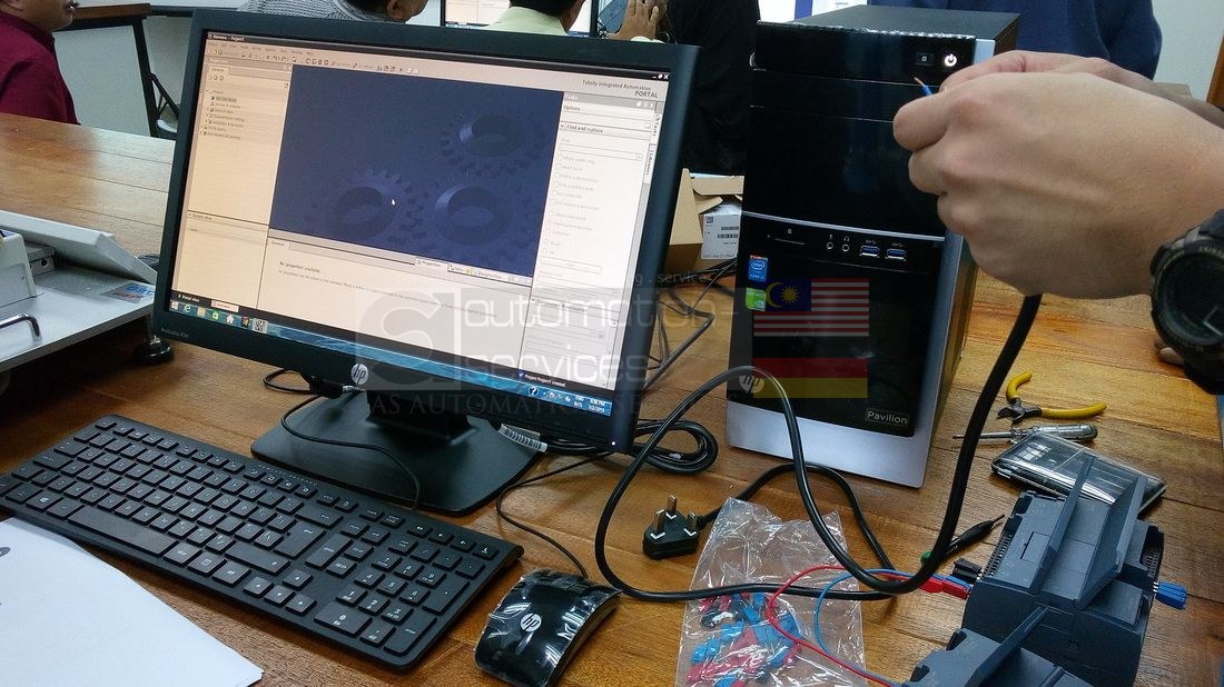 Conducting Siemens TIA PORTAL S7-1200 Training ( 3 days ) in UTM ,Skudai , Johor.