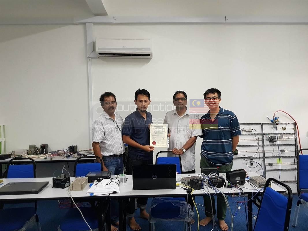 AS Automation Services Malaysia : Omron Intermediate for CX-One 4.4 & SYSMAC Studio 7.1 Including HMI and SCADA , Ladder Programming , Hands-On Project and troubleshooting procedure . — training photo